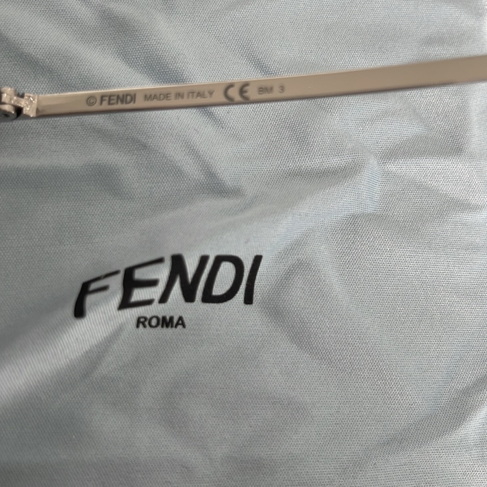 Fendi FF0039/G/S Fabulous Sunglasses Brand New, Never Worn - Picture 7 of 9